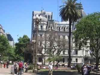 LA PLAZA DE MAYO DE BUENOS AIRES CITY TOURS IN BUENOS AIRES City tours in Buenos Aires